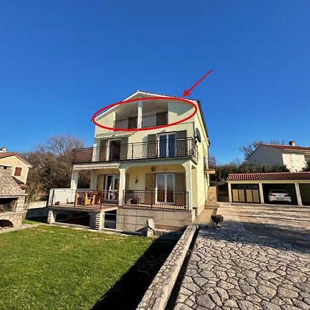 Apartments Pavle Малинска Екстериор снимка