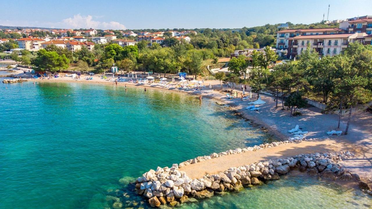 Apartments Pavle Малинска Екстериор снимка