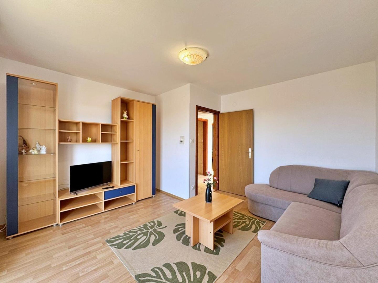 Apartments Pavle Малинска Екстериор снимка