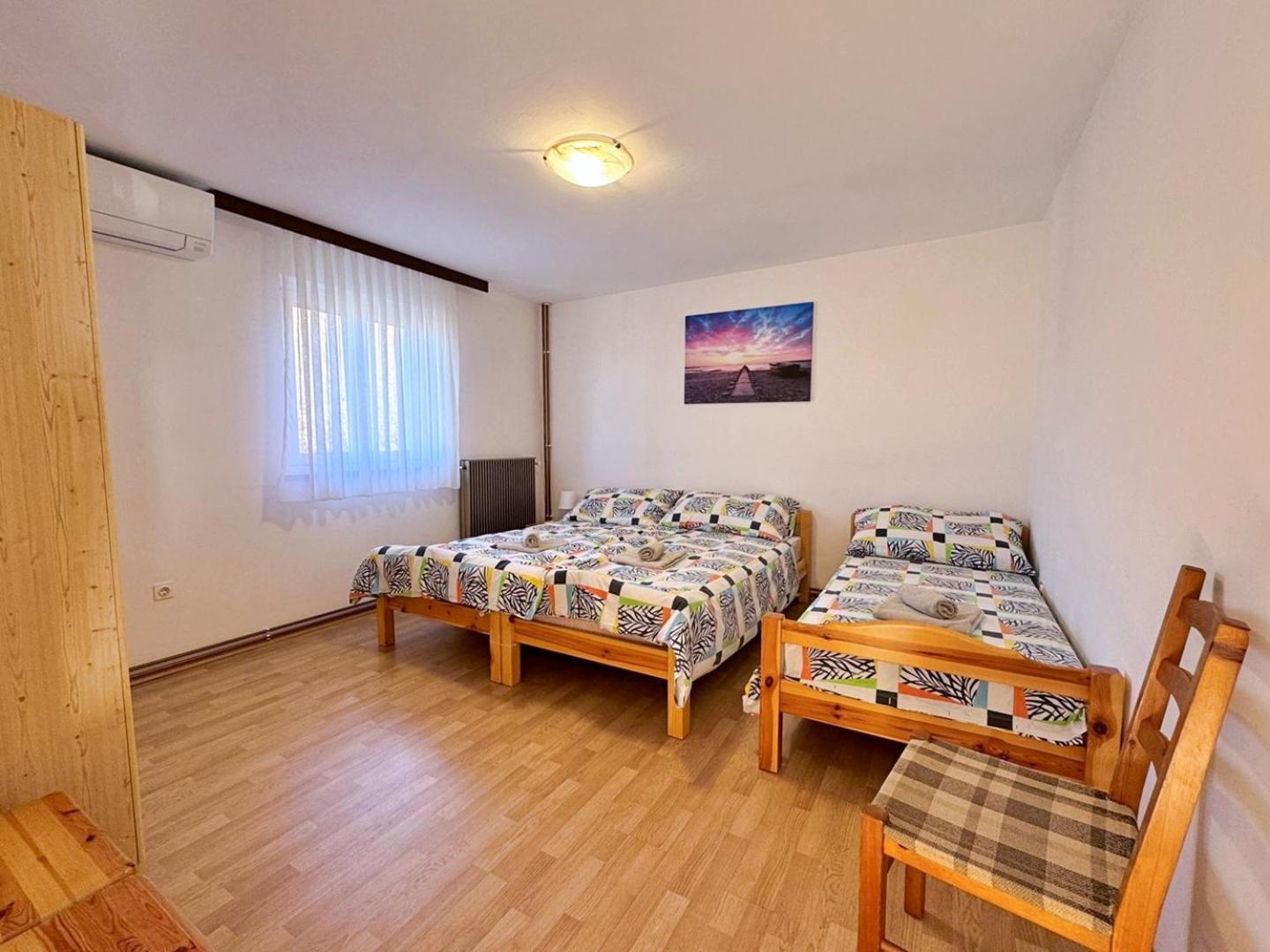 Apartments Pavle Малинска Екстериор снимка