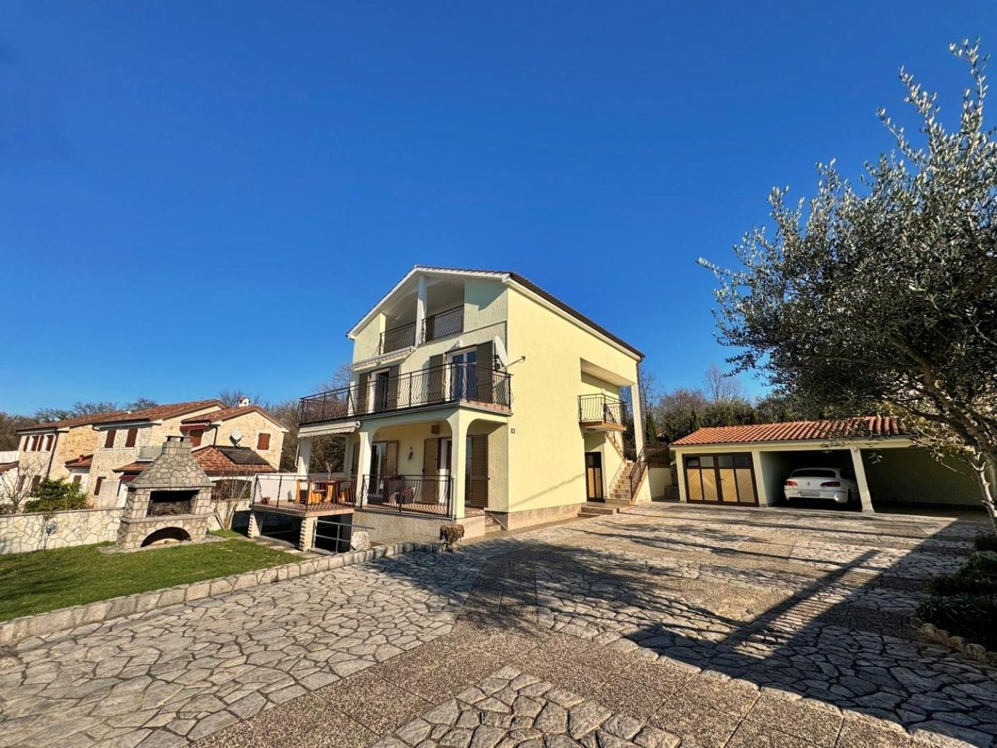 Apartments Pavle Малинска Екстериор снимка