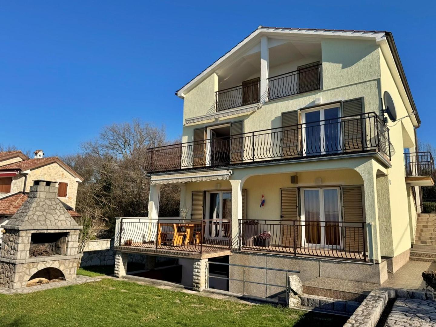 Apartments Pavle Малинска Екстериор снимка