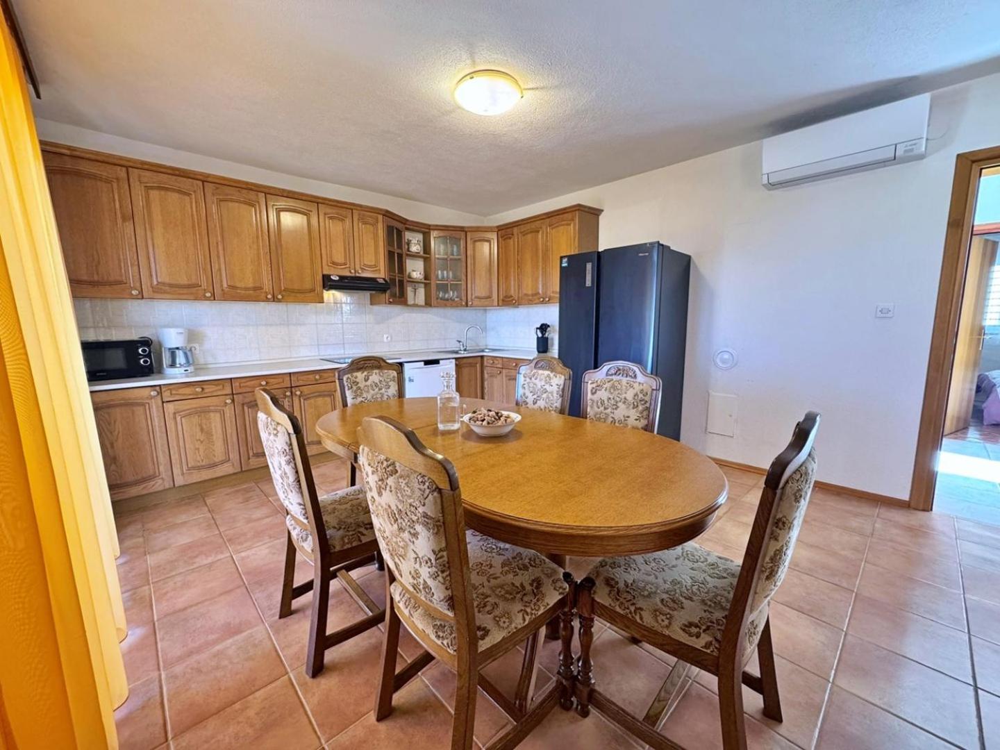 Apartments Pavle Малинска Екстериор снимка