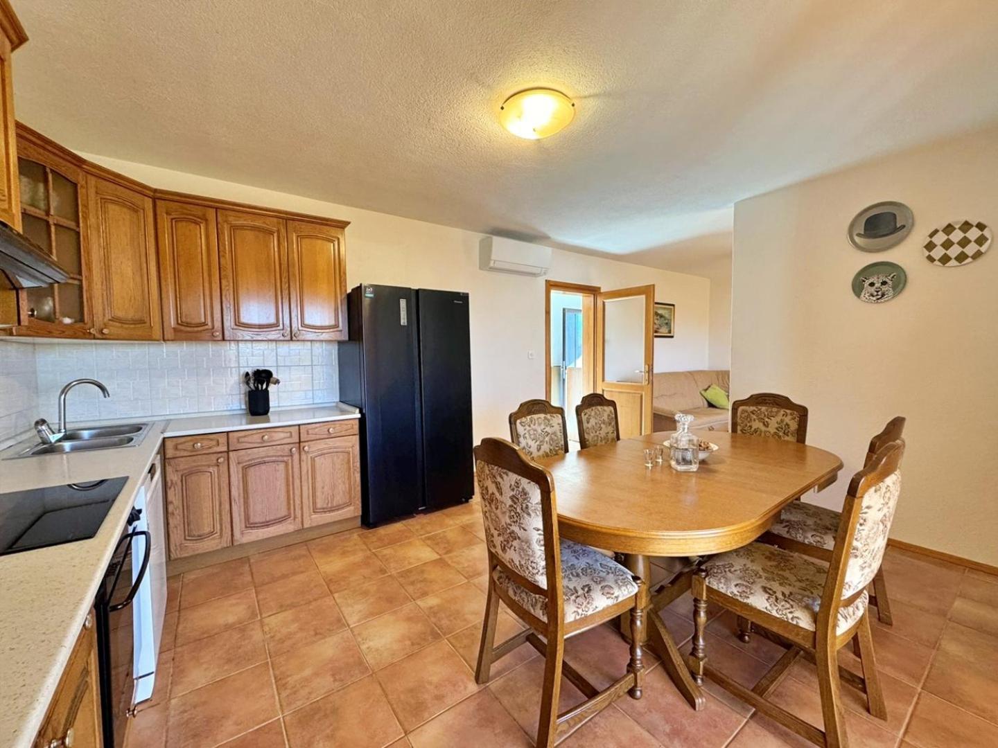 Apartments Pavle Малинска Екстериор снимка